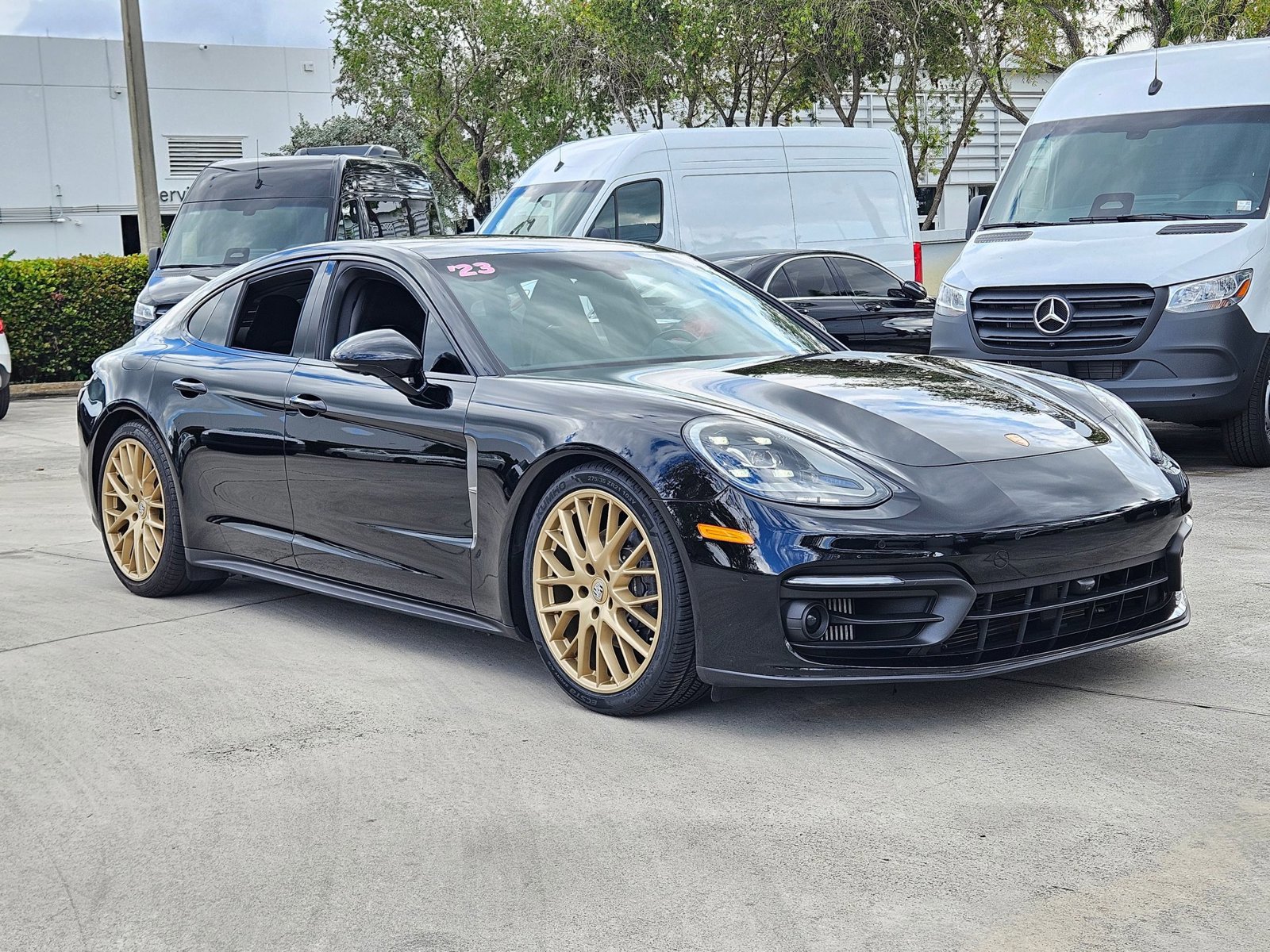 Used 2023 Porsche Panamera Platinum Edition image 7