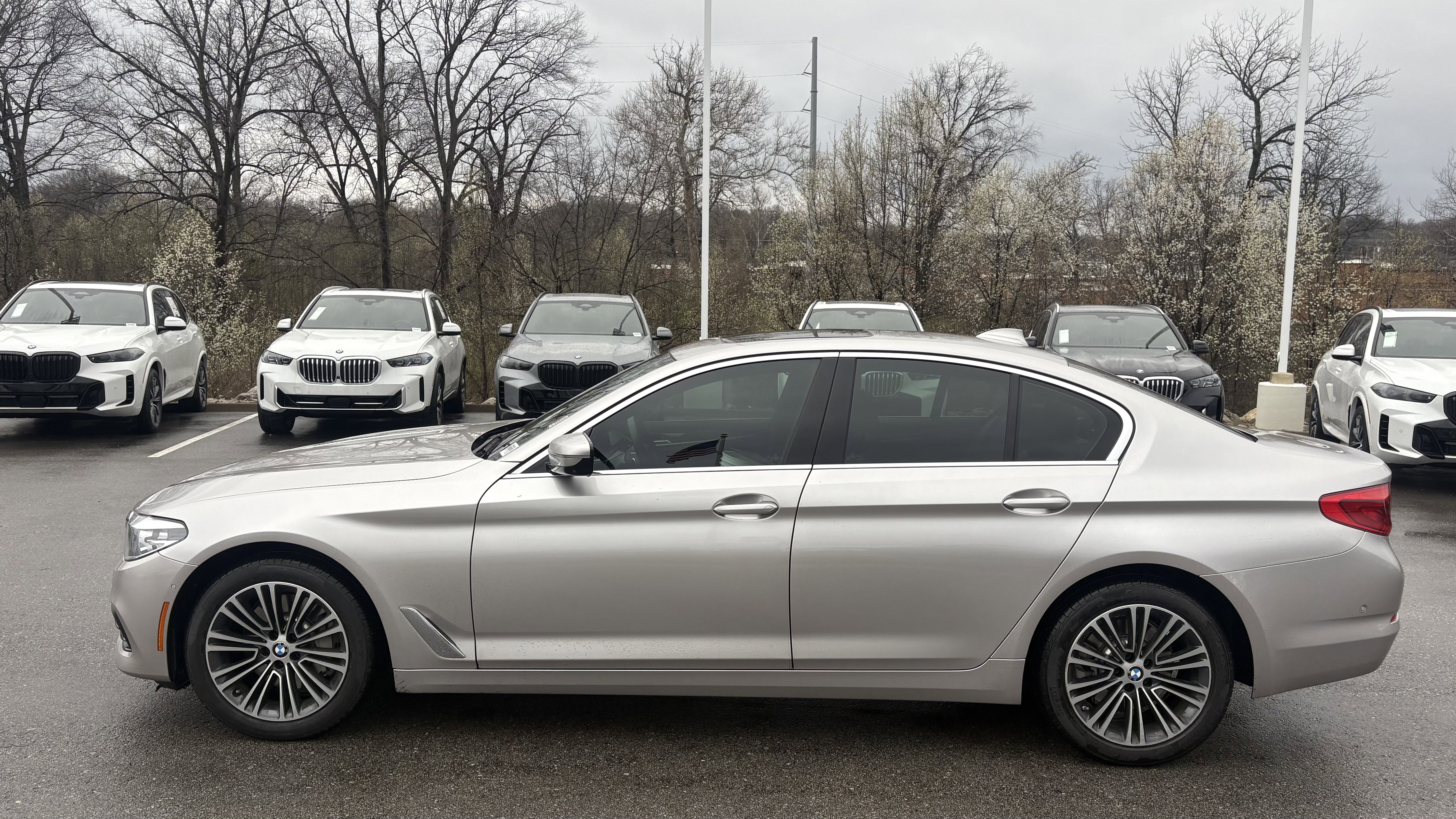 Used 2020 BMW 530i xDrive w/ Premium Package image 7