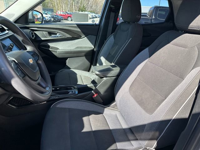 Used 2022 Chevrolet TrailBlazer LT w/ LPO, Blackout Package image 36