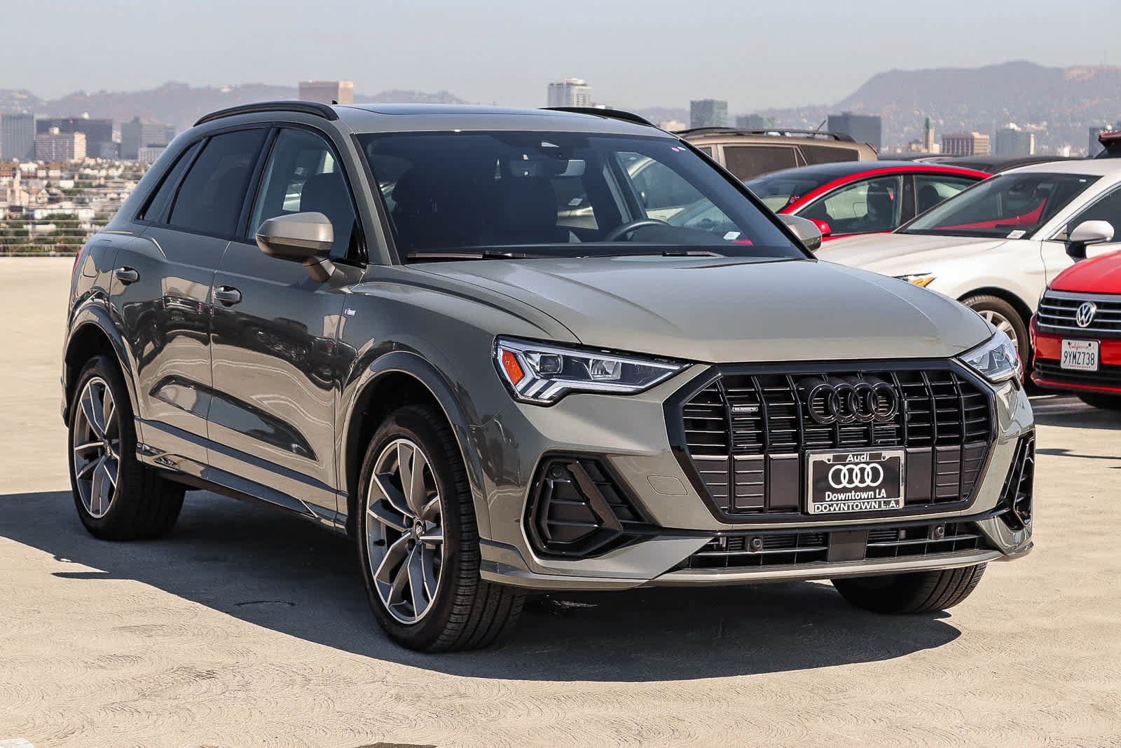 Used 2025 Audi Q3 2.0T Premium w/ Convenience Package AWD/4WD image 3