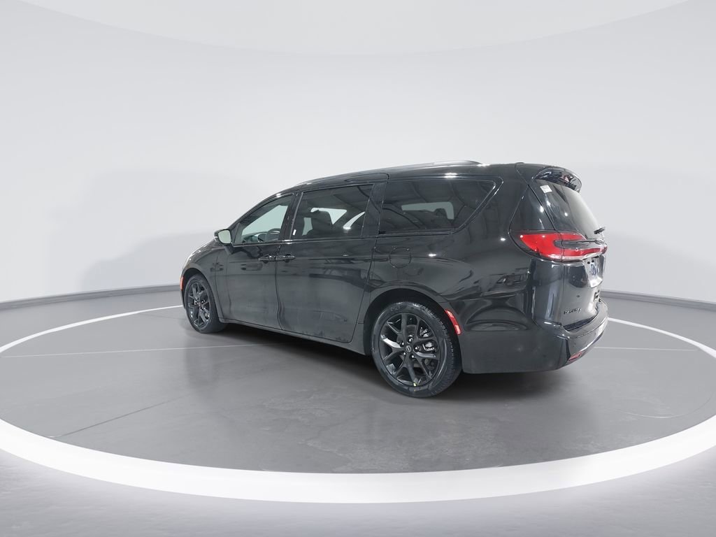 New 2026 Chrysler Pacifica Select w/ S Appearance Package image 6