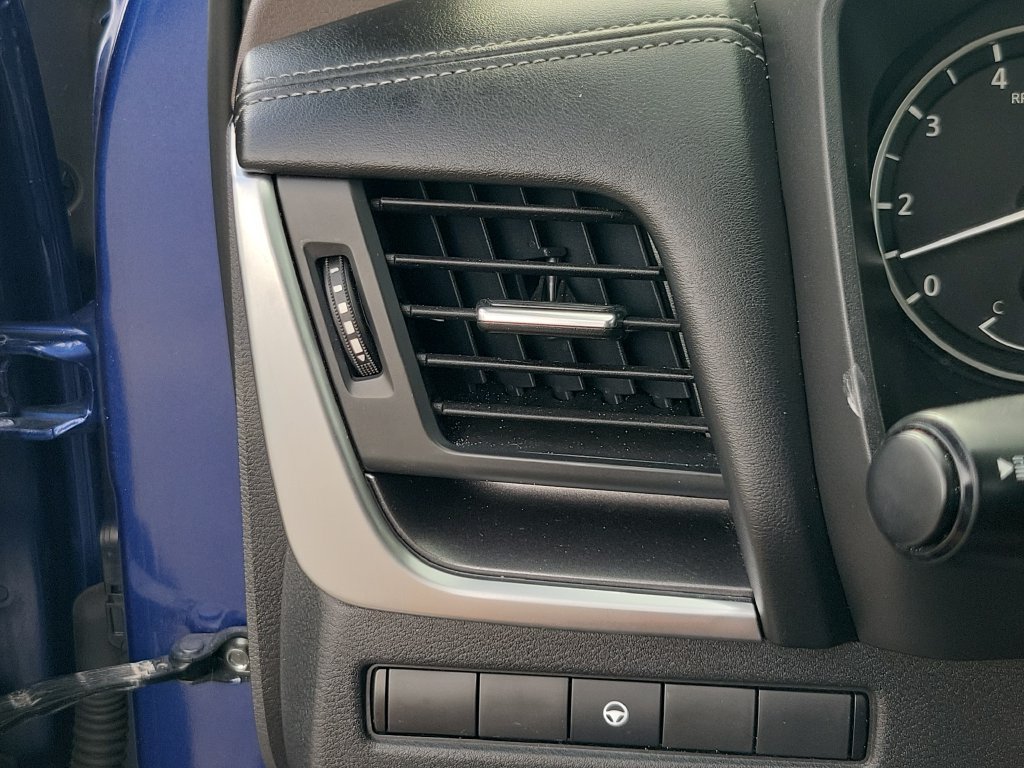 Certified 2023 Nissan Rogue SV FWD image 31