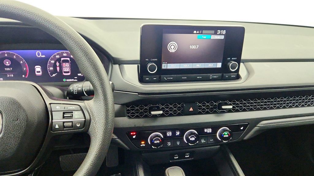 Used 2023 Honda Accord EX image 18