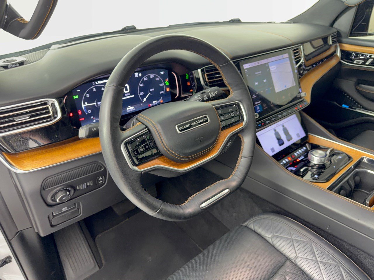 Used 2024 Jeep Grand Wagoneer L Series III AWD/4WD image 4