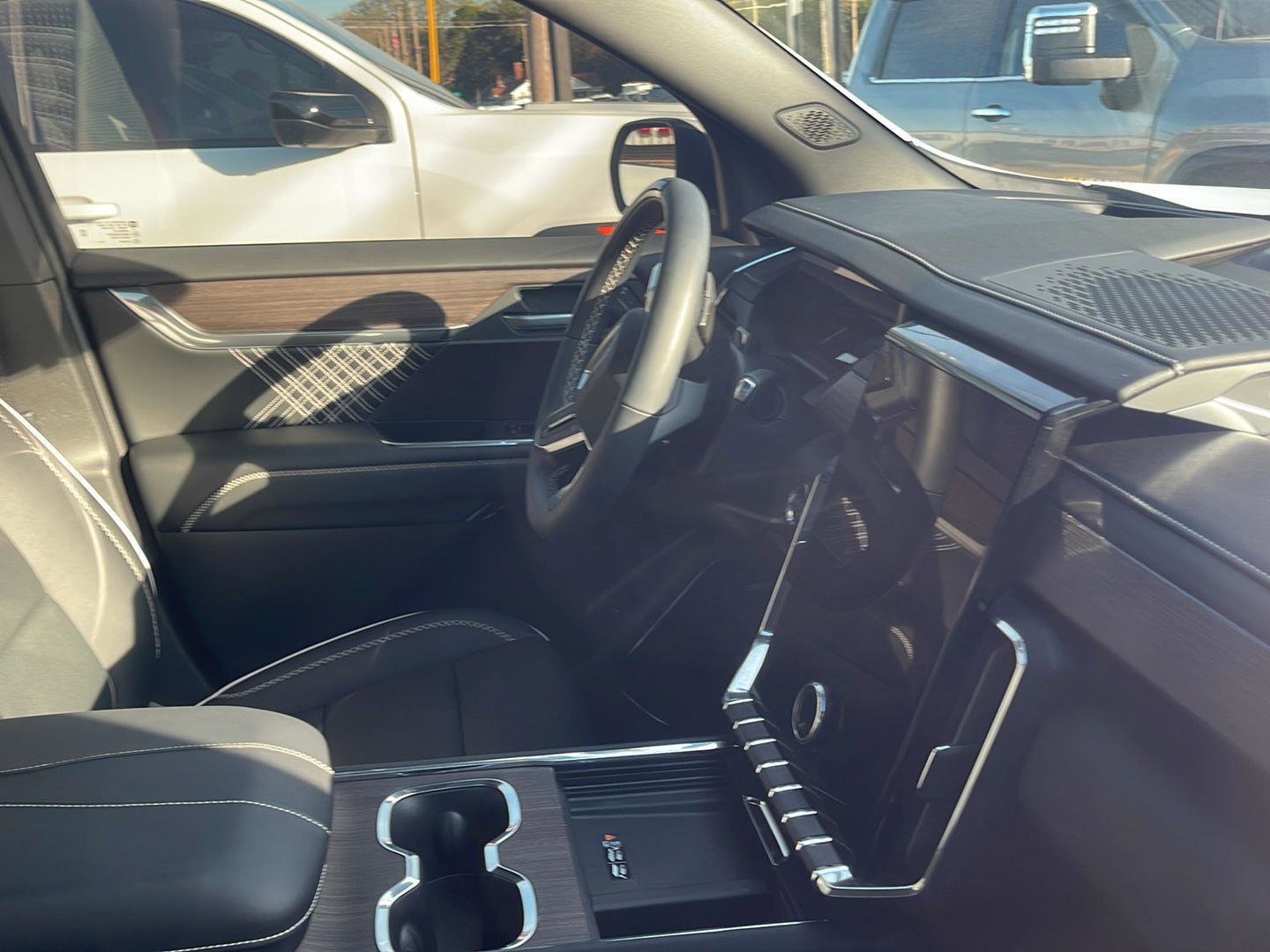 Used 2026 GMC Acadia Denali w/ Super Cruise Package image 7