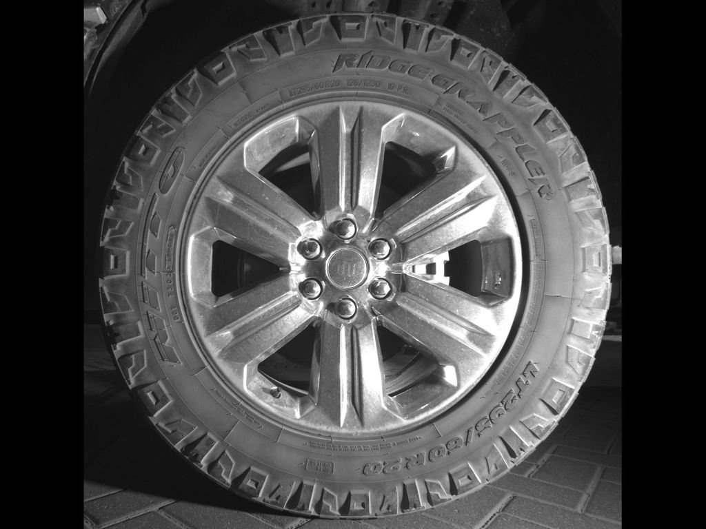 Used 2018 Ford F150 King Ranch w/ Equipment Group 601A Luxury AWD/4WD image 9