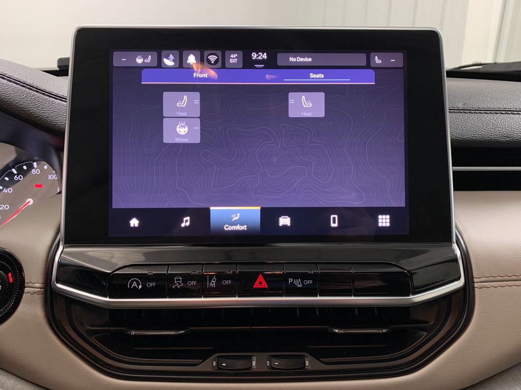 Used 2025 Jeep Compass Limited image 26