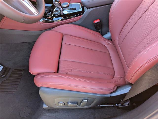 Used 2025 BMW X4 xDrive30i w/ Premium Package image 4