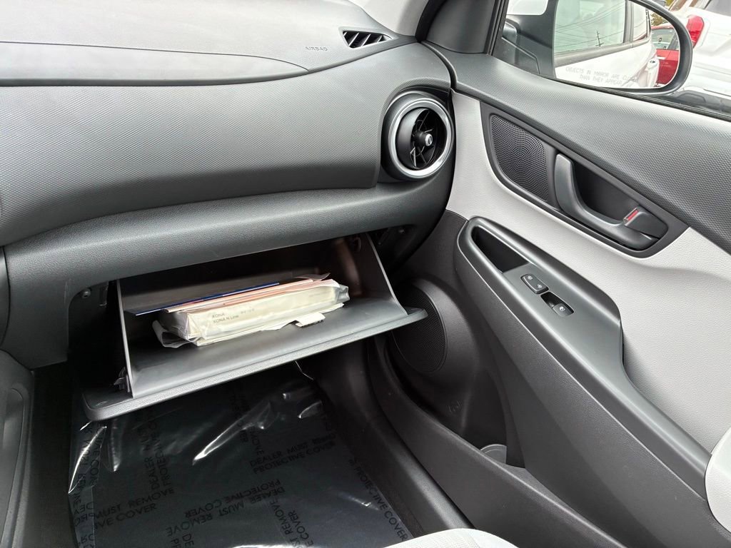 Used 2023 Hyundai Kona SEL w/ Cargo Package image 31