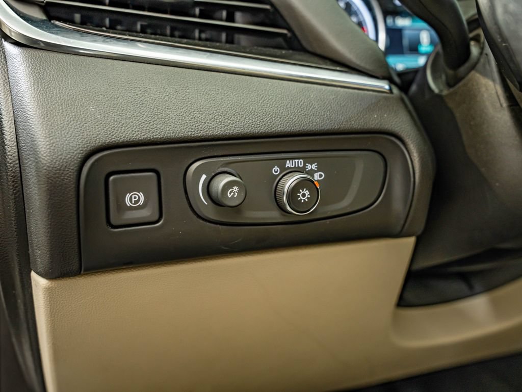 Used 2019 Buick Enclave Essence FWD image 19