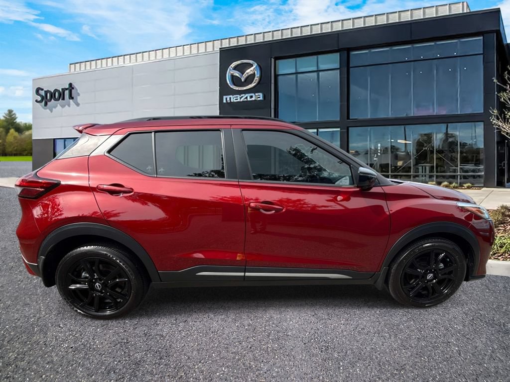 Used 2024 Nissan Kicks SR w/ SR Premium Package FWD image 2