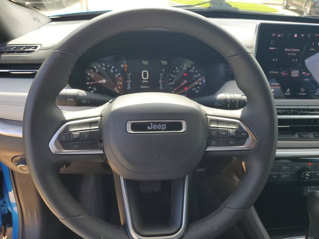 Used 2025 Jeep Compass Limited AWD/4WD image 16