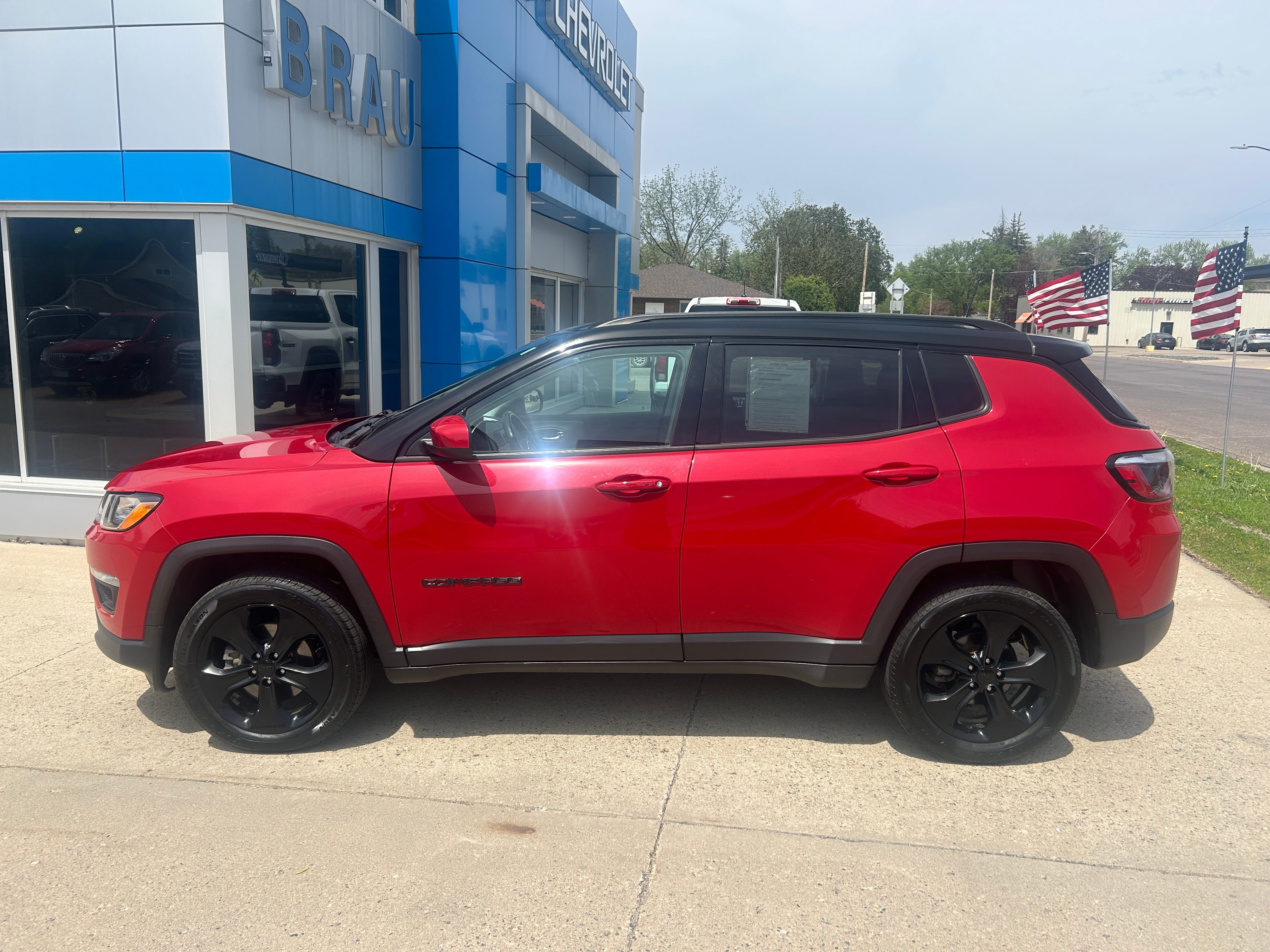 Used 2021 Jeep Compass Latitude AWD/4WD image 1
