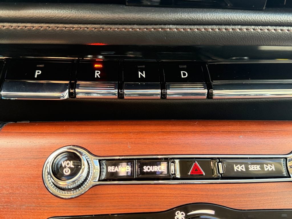 Used 2023 Lincoln Aviator Reserve image 28