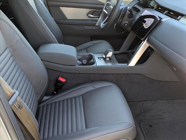 New 2026 Land Rover Discovery Sport Landmark image 18