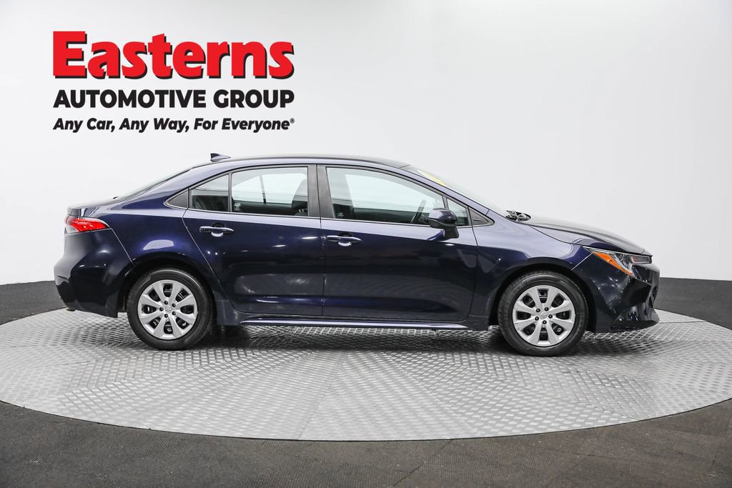 Used 2021 Toyota Corolla LE image 4