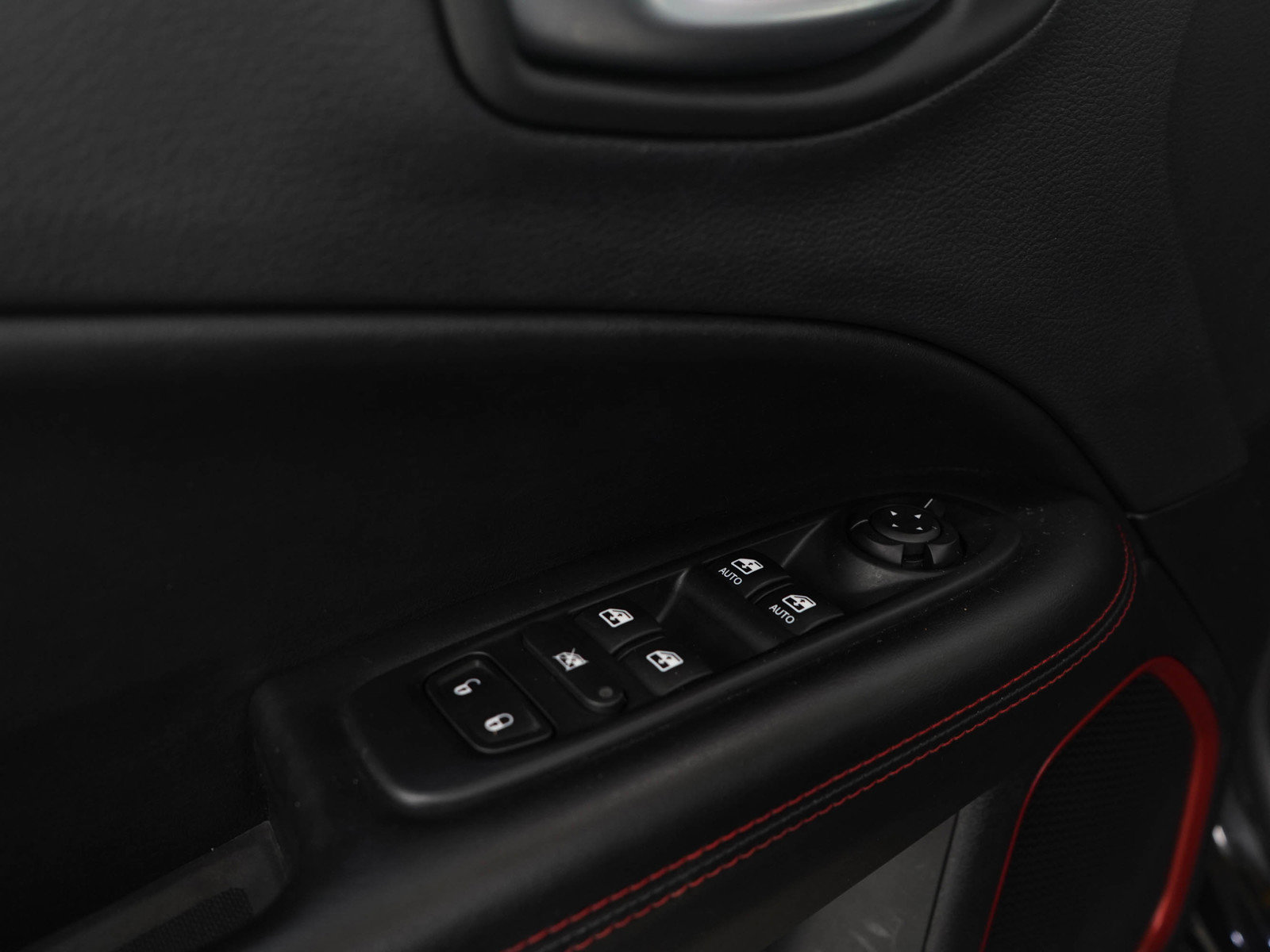 Used 2018 Jeep Compass Trailhawk w/ Safe & Security Group image 21