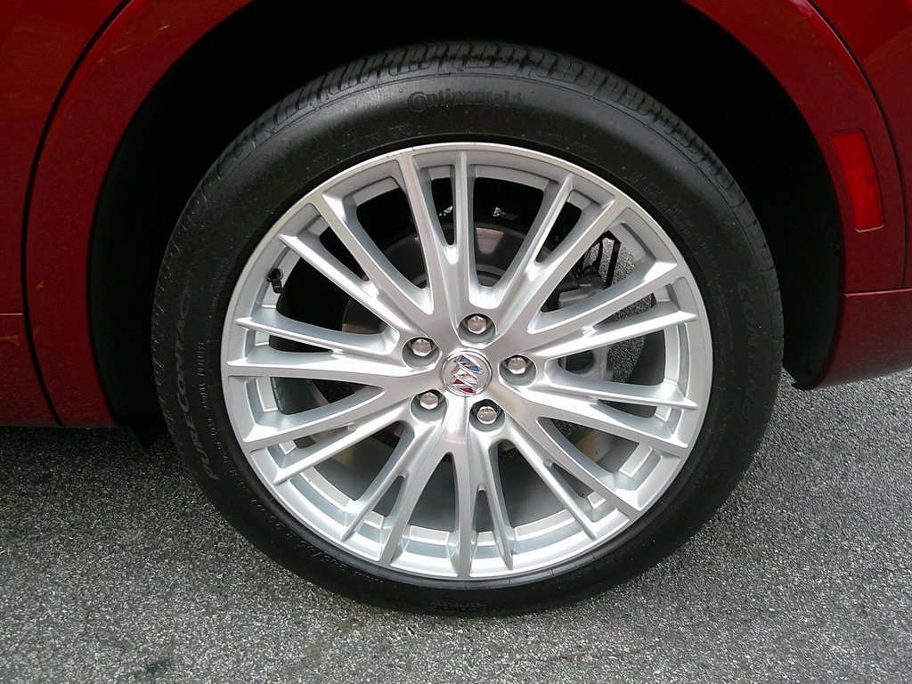 Used 2023 Buick Envision Avenir image 44