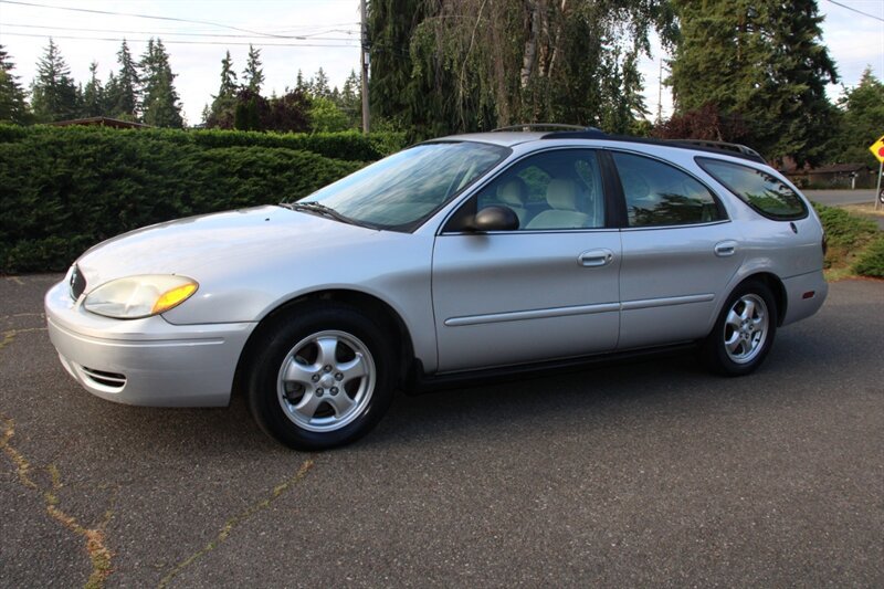 Used 2005 Ford Taurus SE FWD image 1