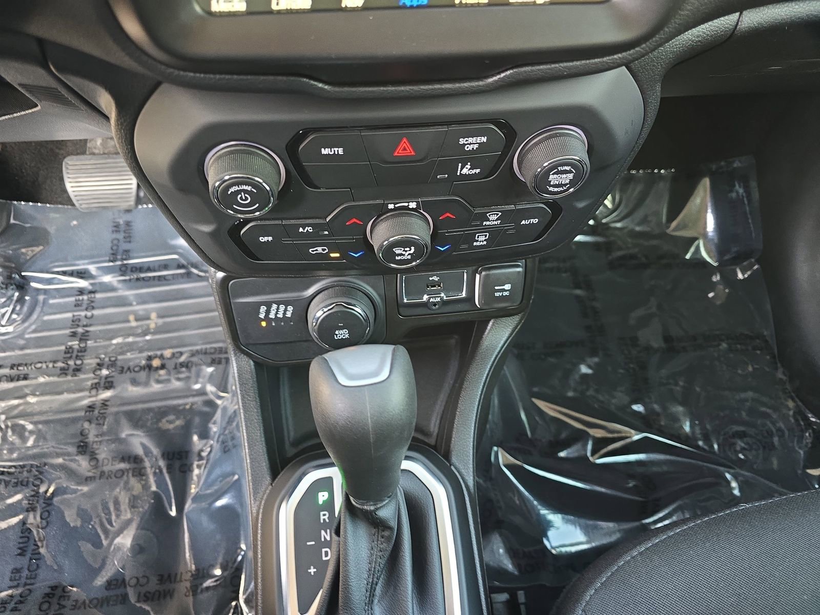 Used 2023 Jeep Renegade Latitude image 32