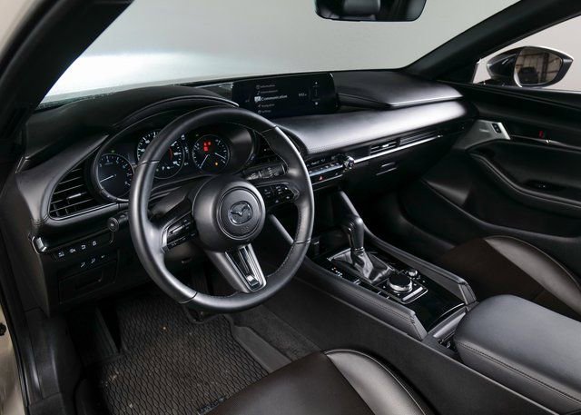Used 2024 MAZDA MAZDA3 Hatchback w/Premium Plus Pkg image 3