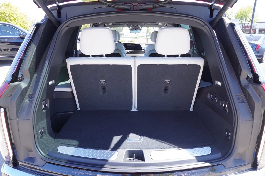New 2026 Cadillac Vistiq Luxury AWD/4WD image 9