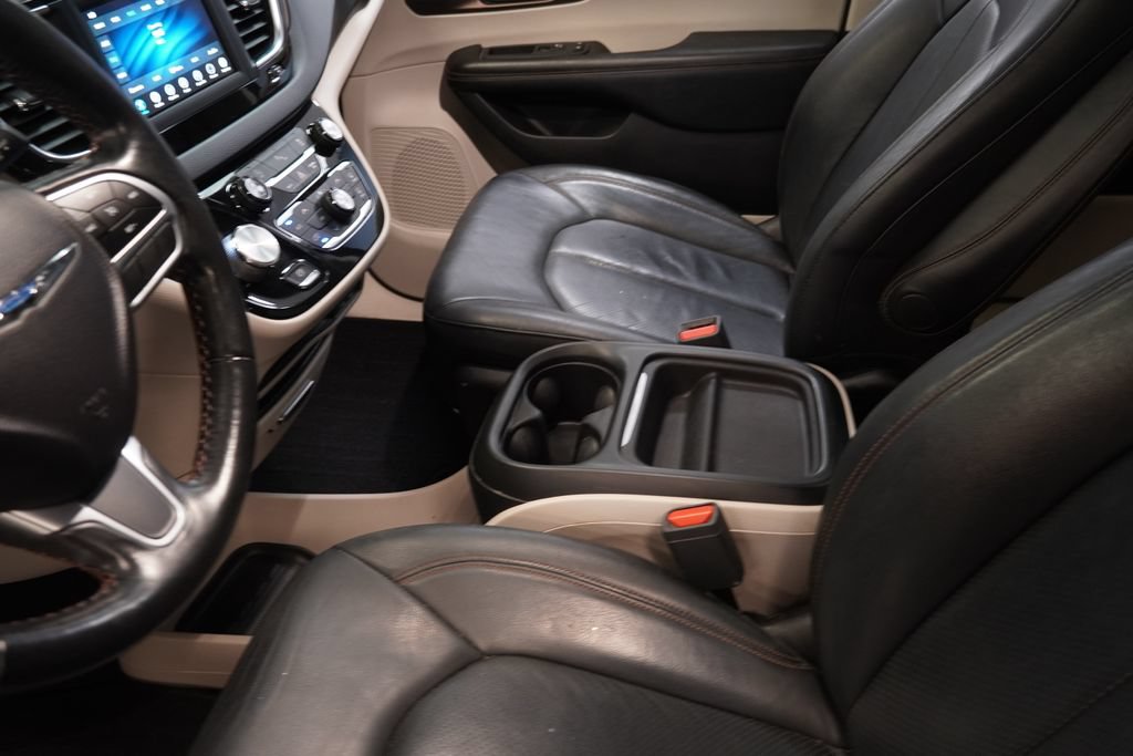 Used 2019 Chrysler Pacifica Touring-L FWD image 7