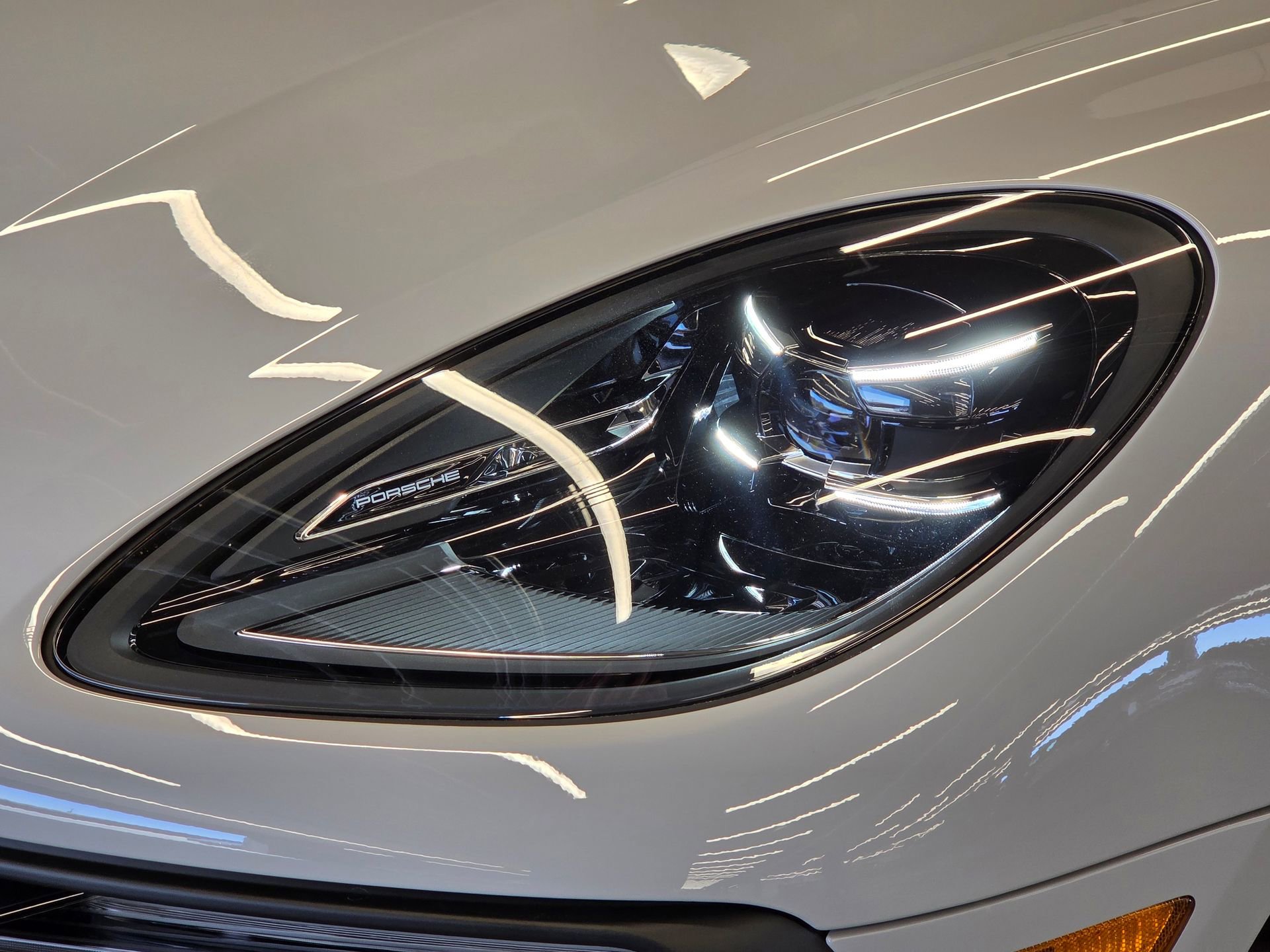 New 2026 Porsche Macan AWD/4WD image 25