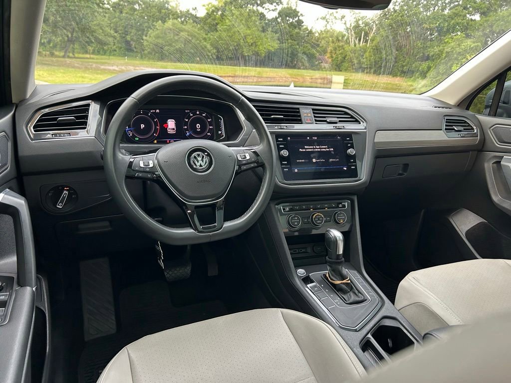 Used 2020 Volkswagen Tiguan SEL FWD image 13