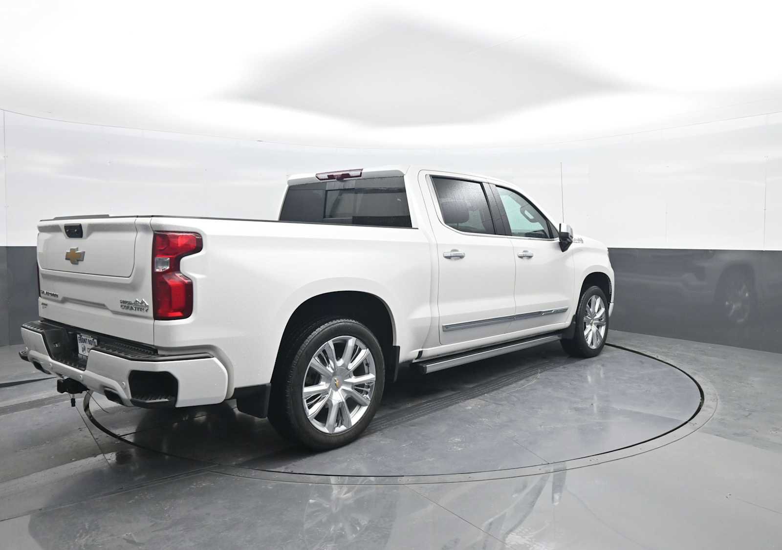 Used 2024 Chevrolet Silverado 1500 High Country image 8