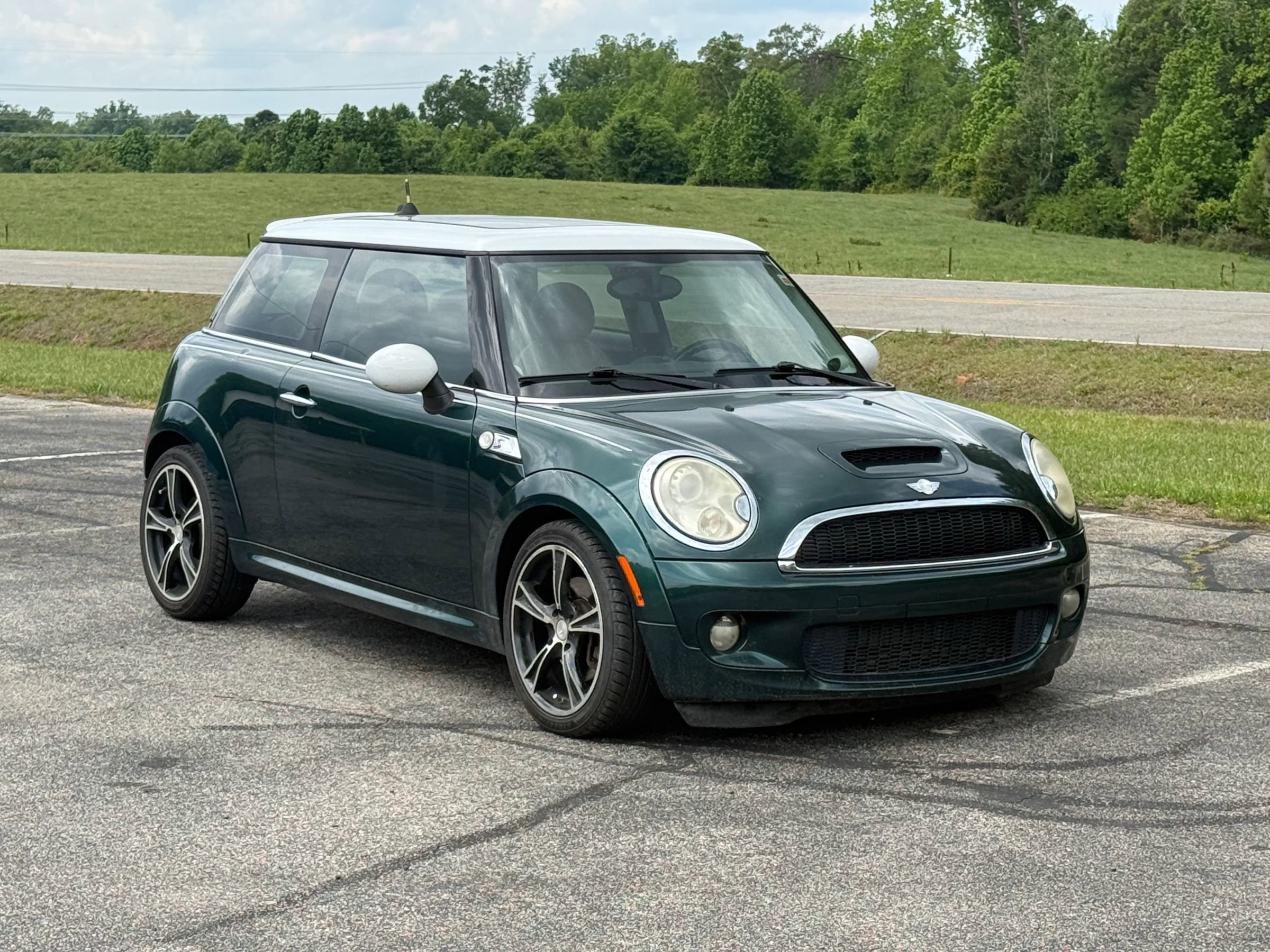 Used 2010 MINI Cooper S FWD image 1