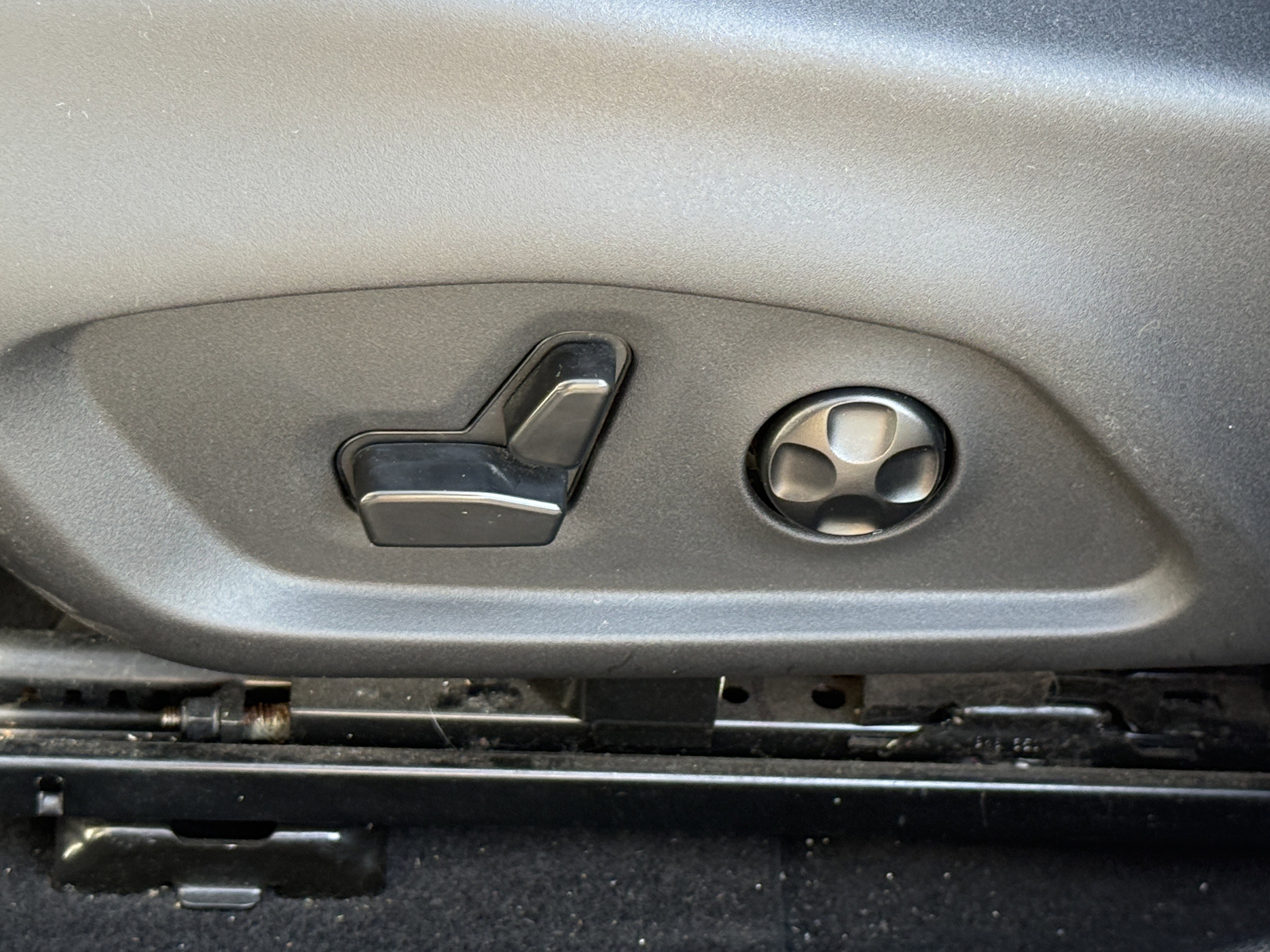 Used 2018 Jeep Compass Altitude w/ Popular Equipment Group image 16