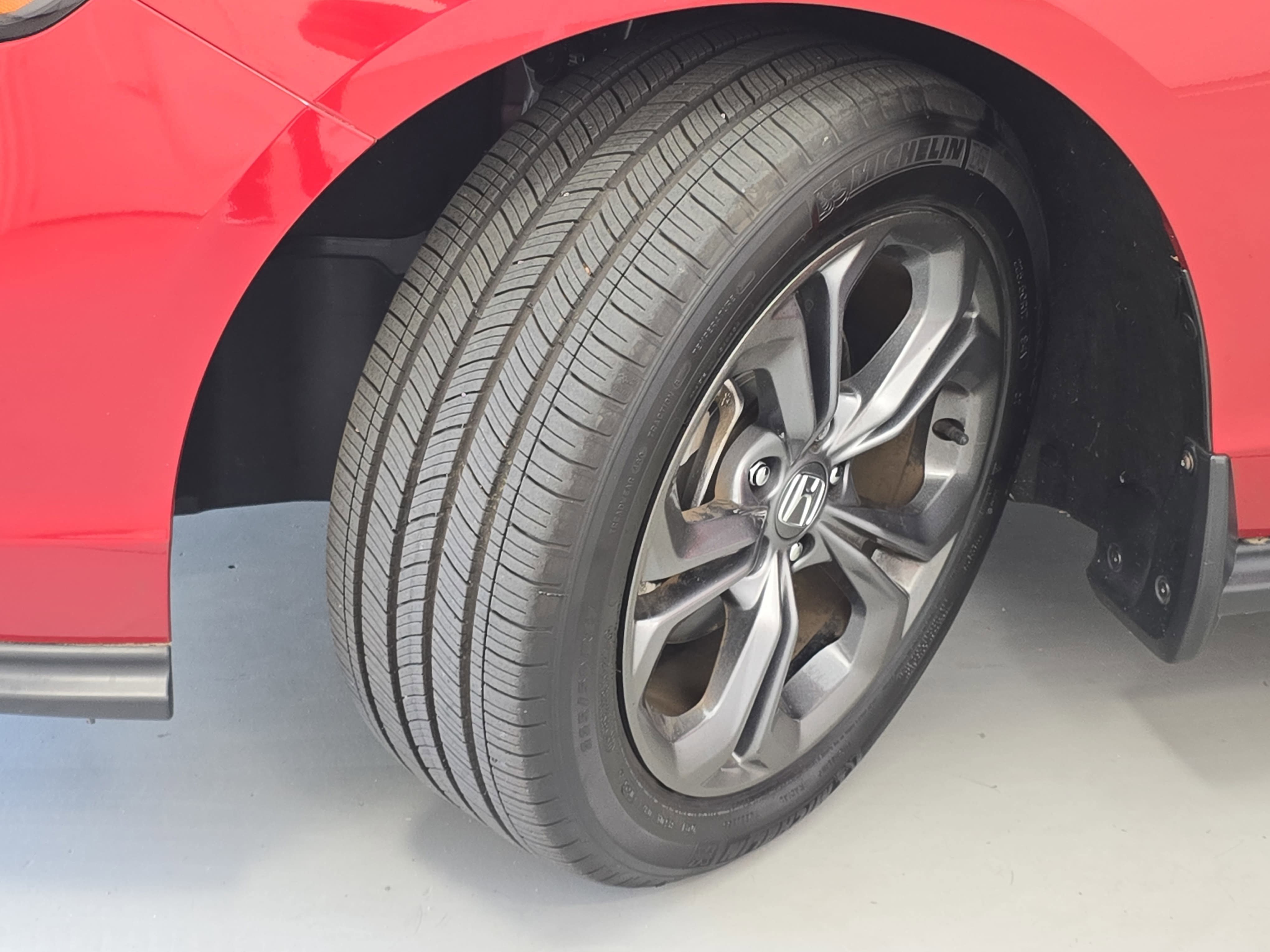 Used 2023 Honda Accord EX image 31