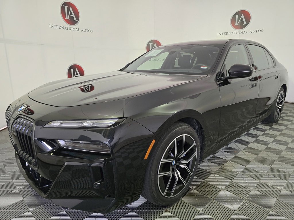 Used 2024 BMW 760i xDrive w/ Executive Package image 5