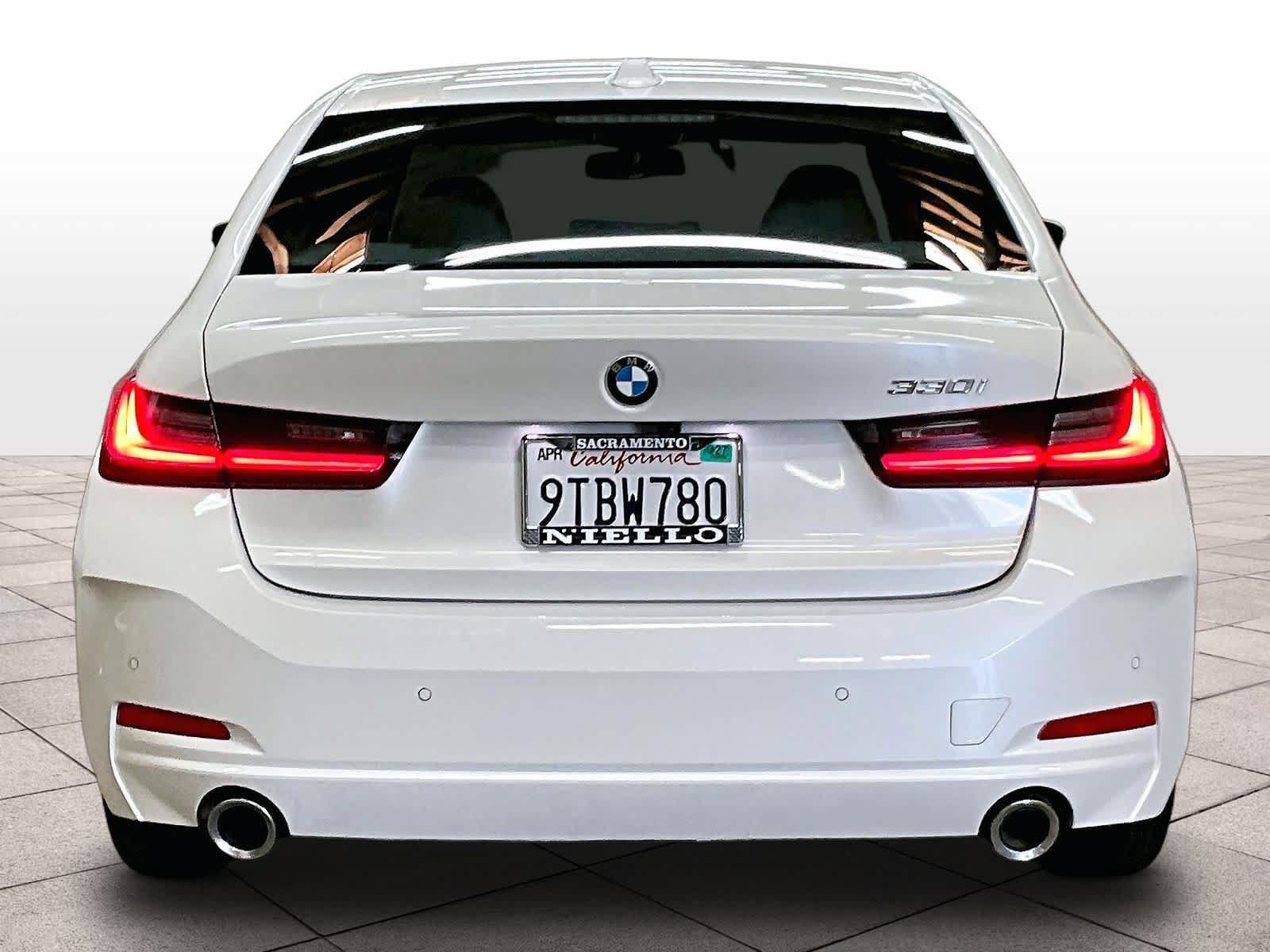 Used 2025 BMW 330i Sedan w/ Convenience Package RWD image 7
