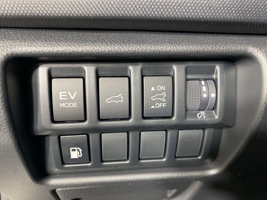 Used 2025 Subaru Forester Limited image 29