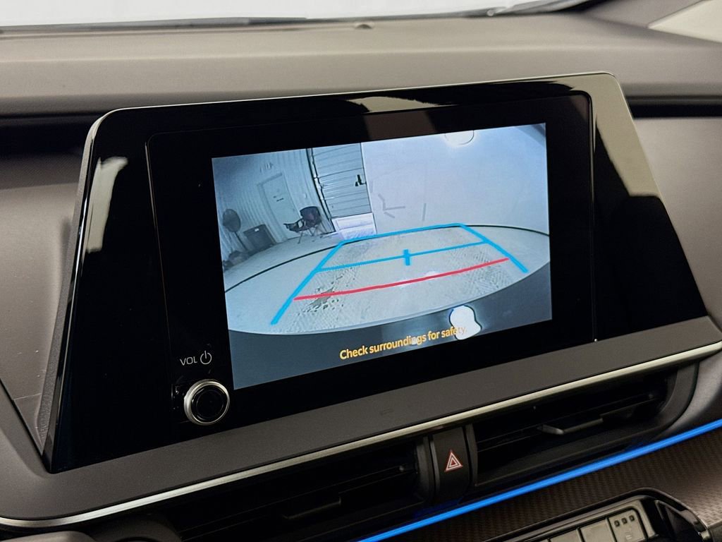 Used 2025 Toyota Prius XLE image 13