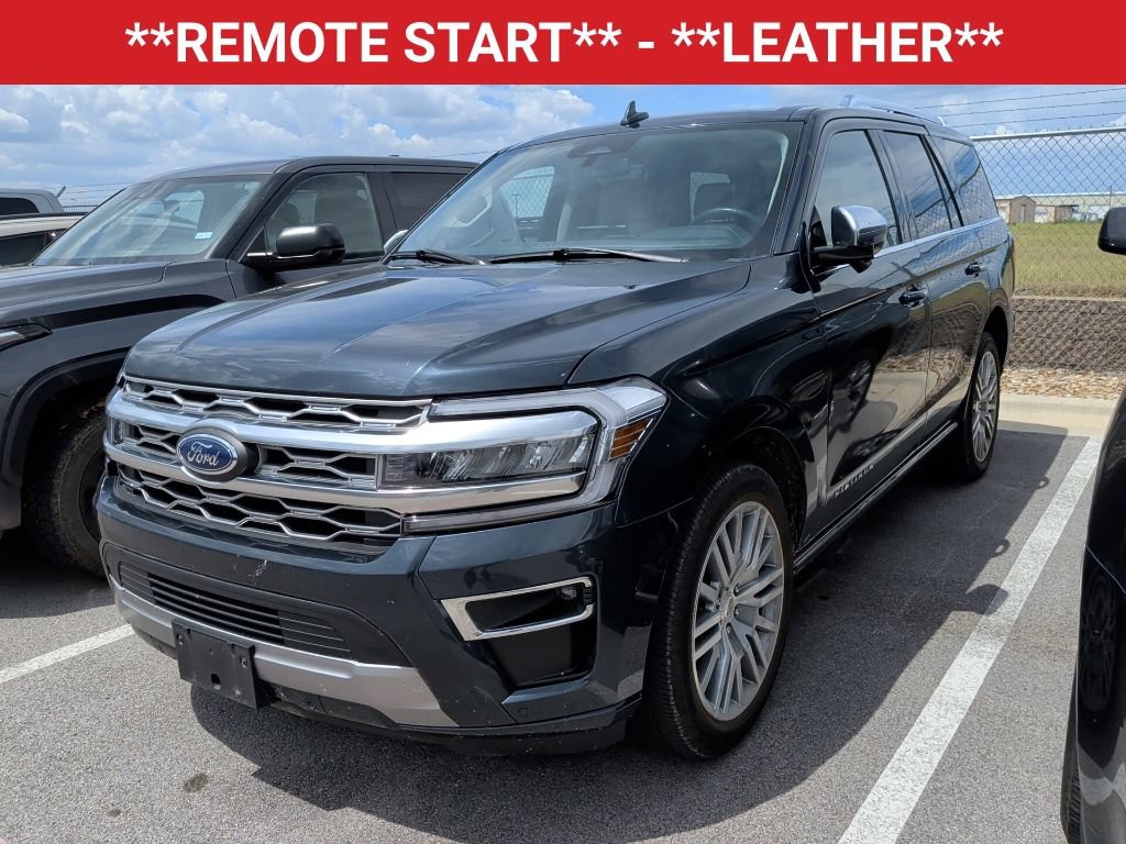 Used 2023 Ford Expedition Platinum RWD image 3
