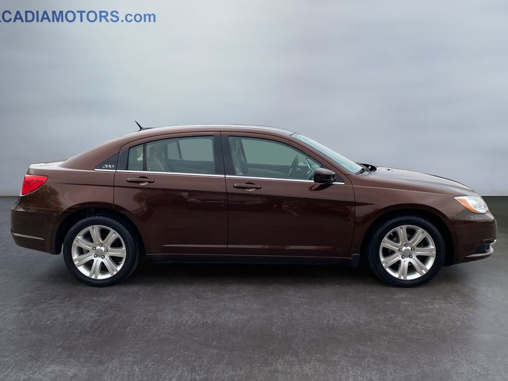 Used 2012 Chrysler 200 Touring FWD image 6