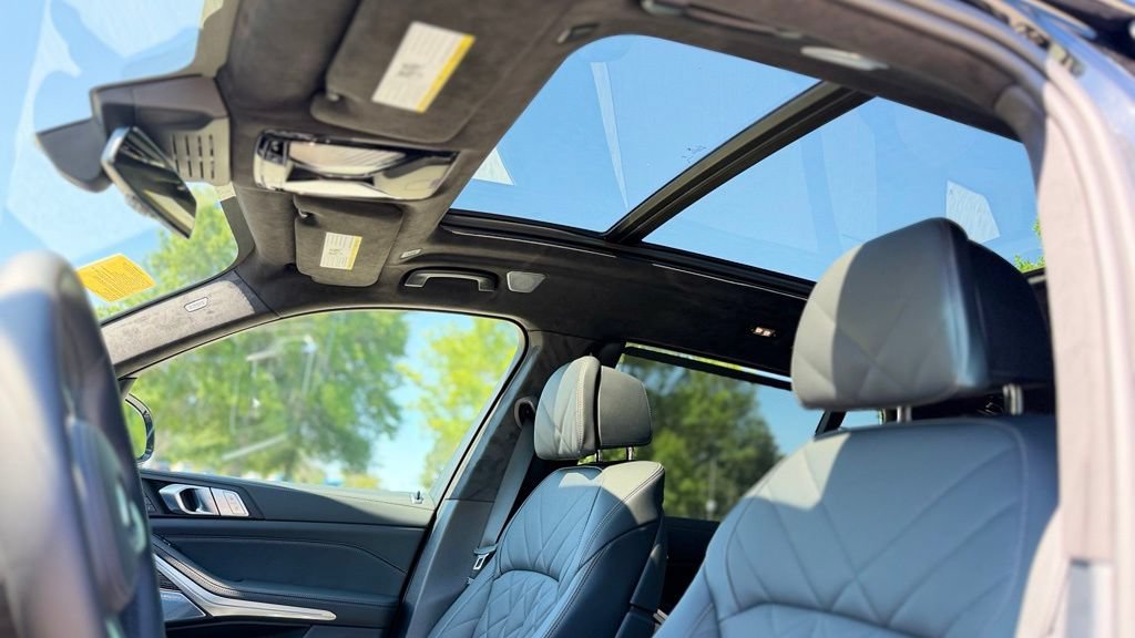 New 2027 BMW X7 xDrive40i w/ M Sport Package AWD/4WD image 18
