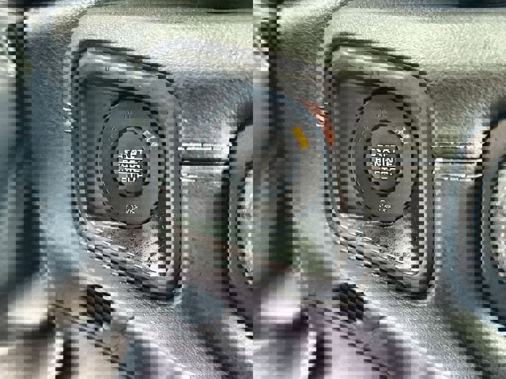 Used 2025 Jeep Wrangler Sahara image 23