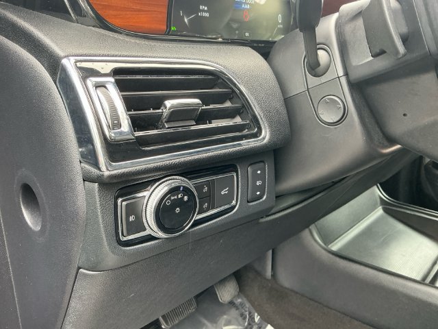 Used 2019 Lincoln Navigator L Reserve AWD/4WD image 28