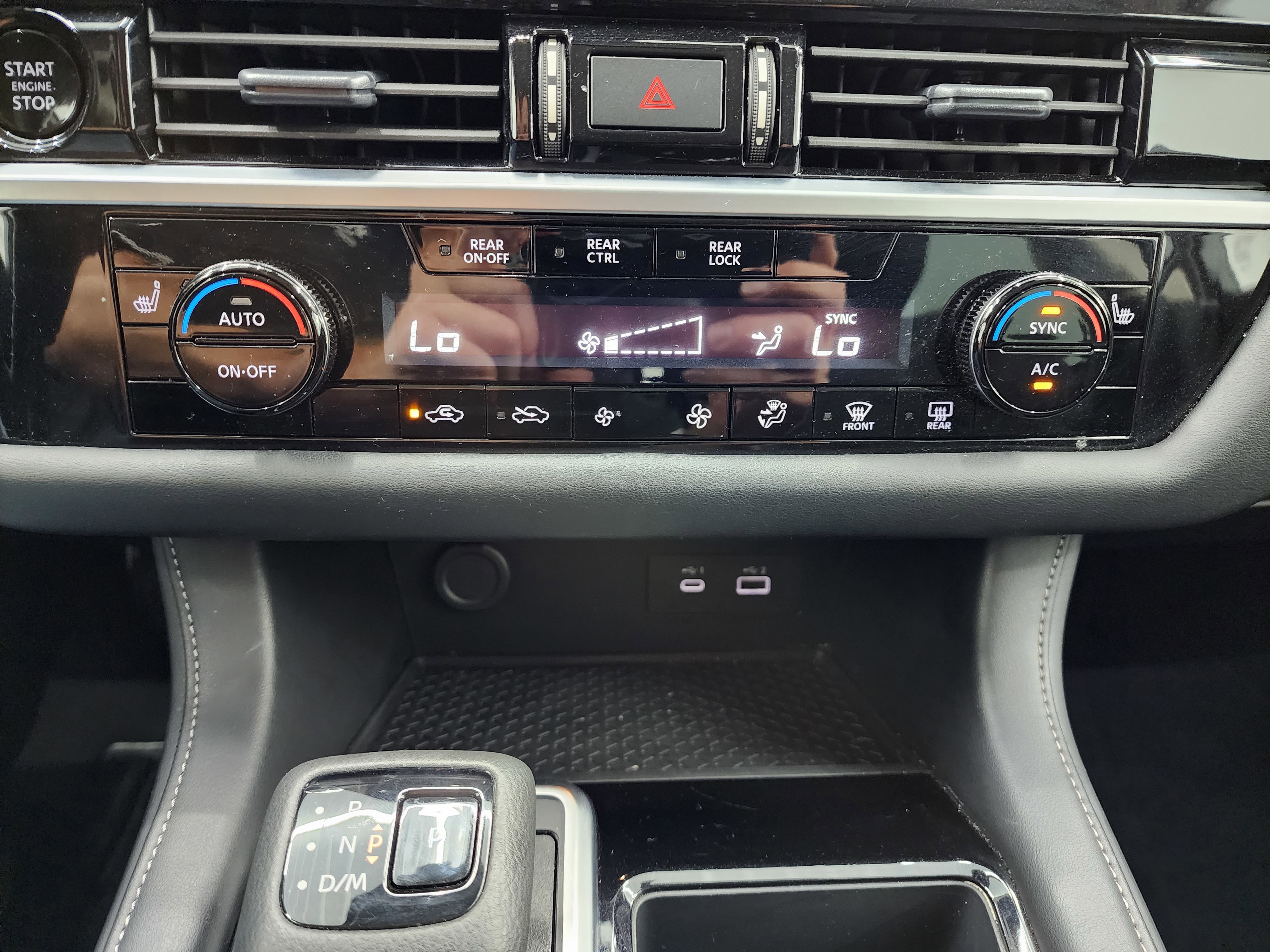 Used 2025 Nissan Pathfinder SV image 15