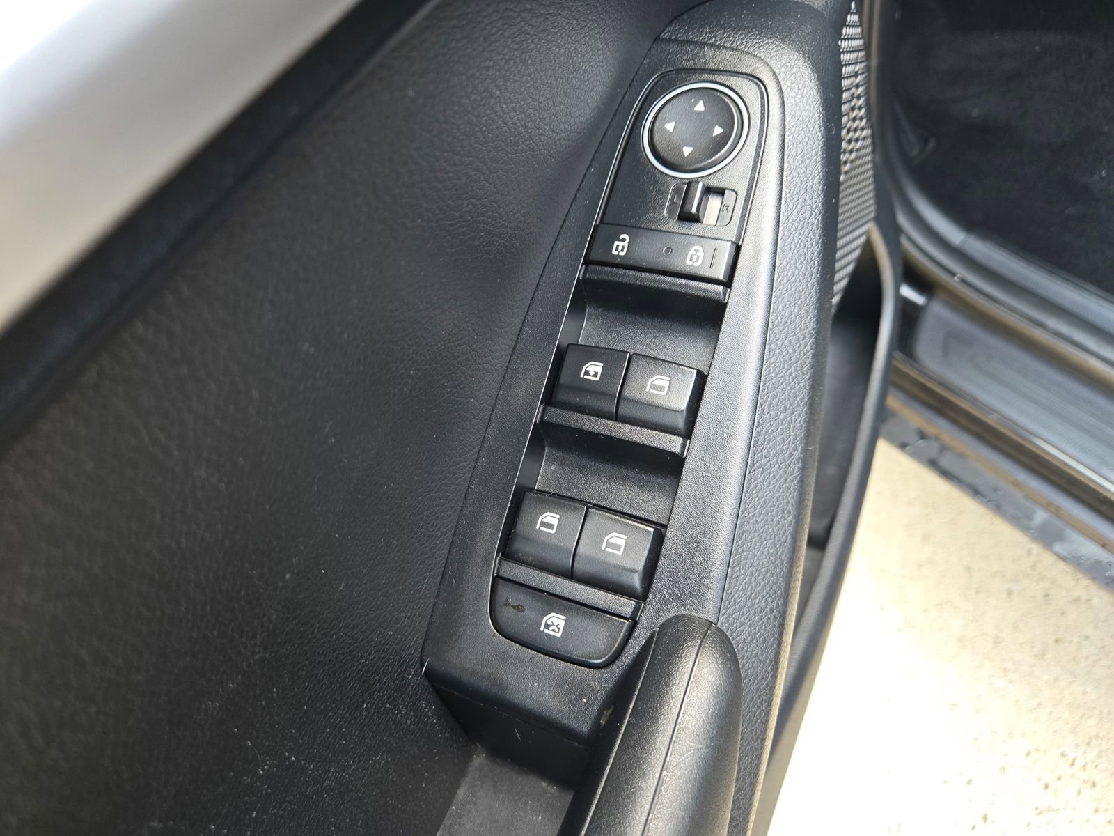 Used 2021 Kia Seltos LX image 27
