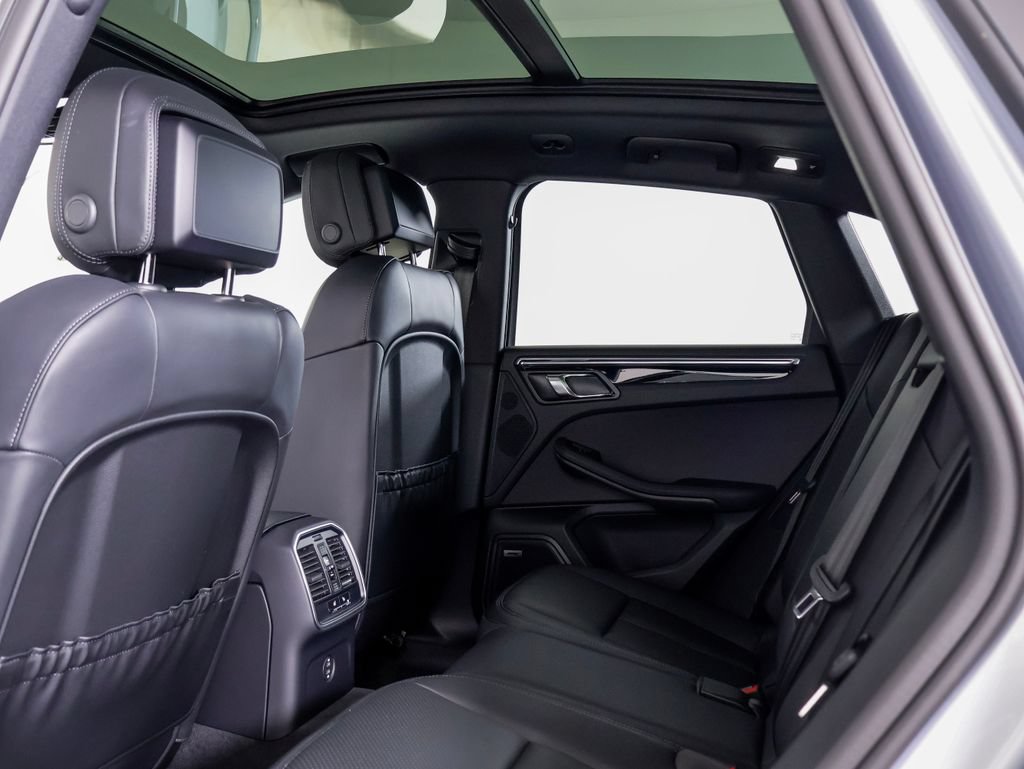 New 2026 Porsche Macan AWD/4WD image 21