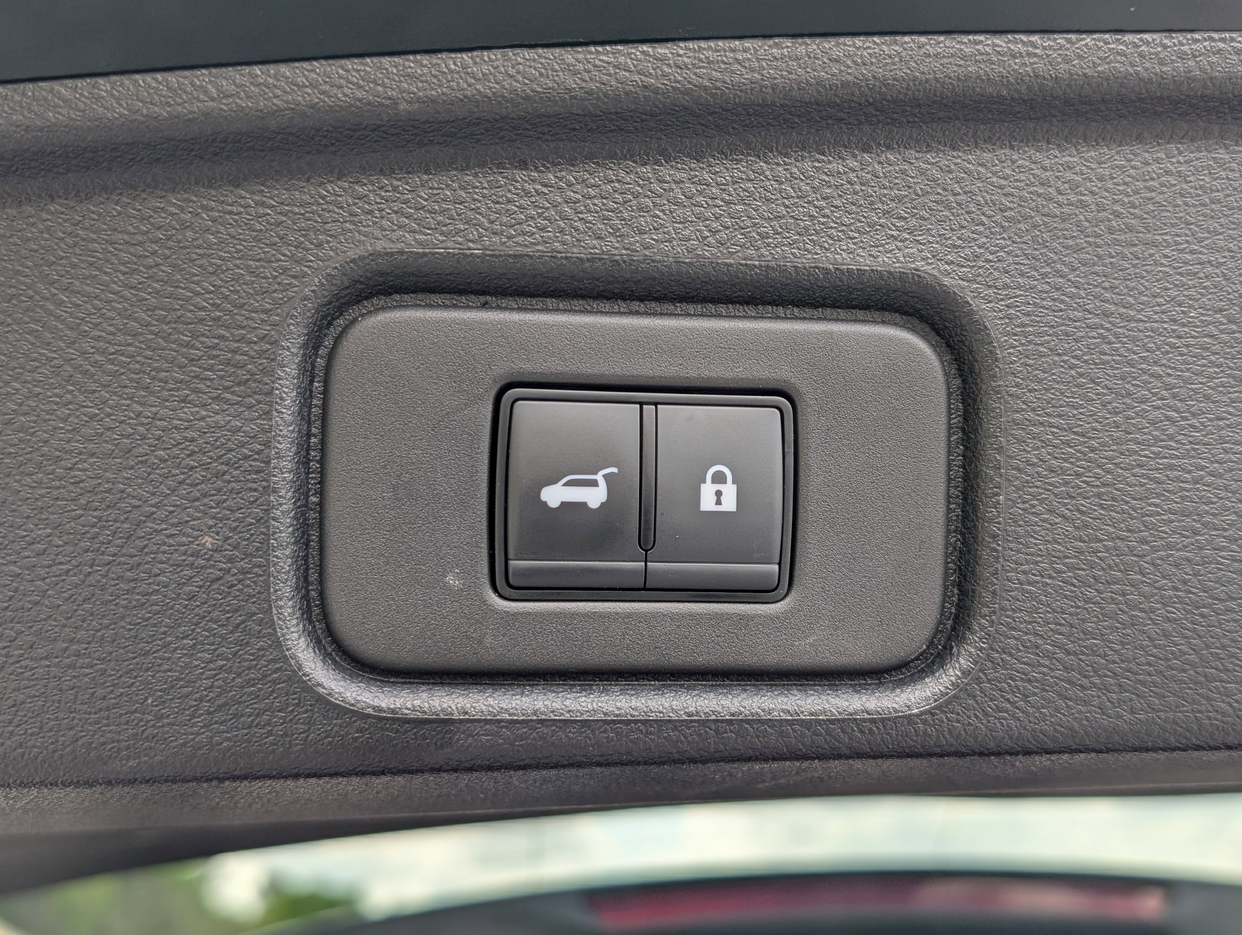 Used 2024 Nissan Pathfinder Platinum w/ Cargo Package image 21