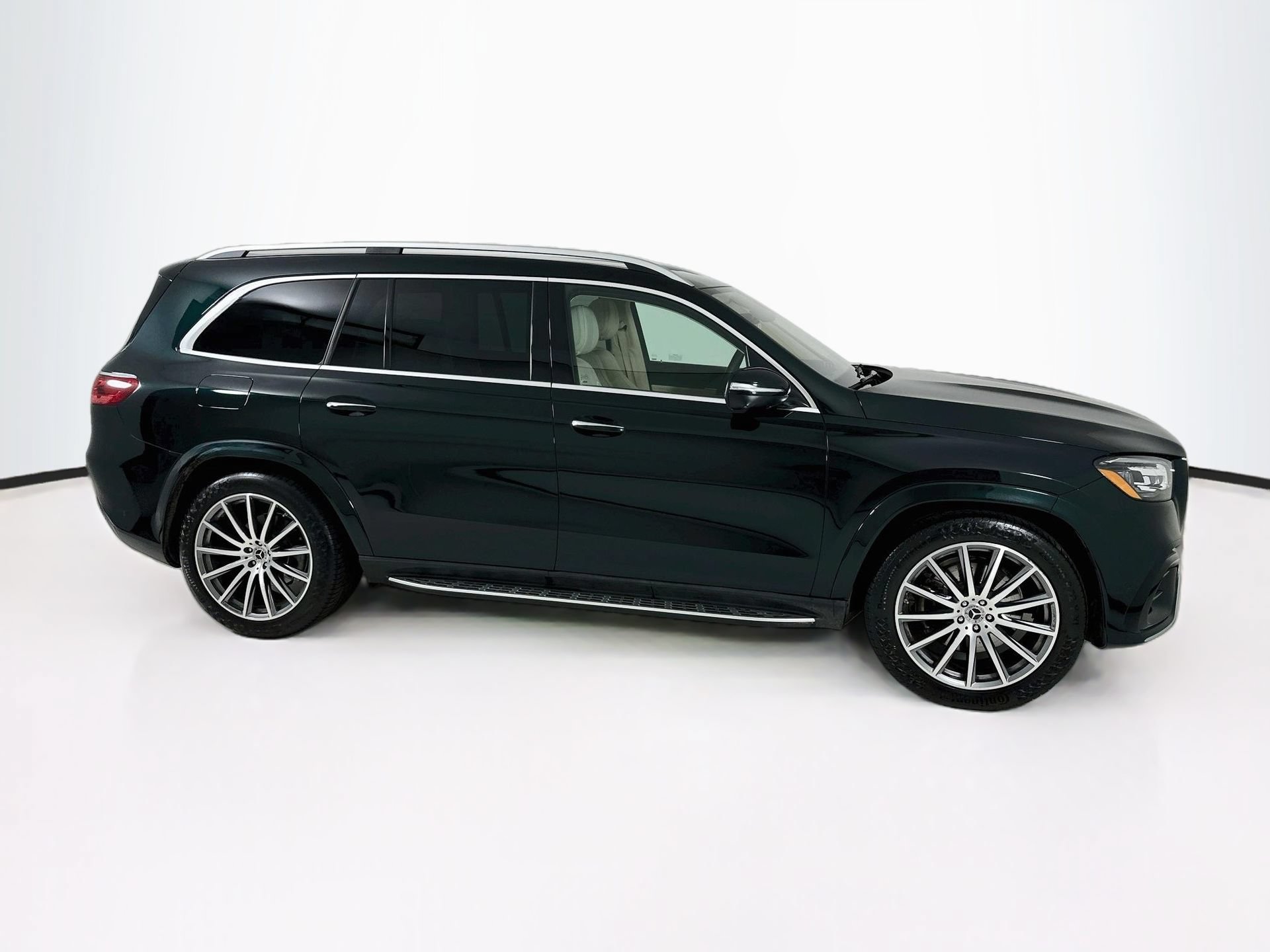 Used 2024 Mercedes-Benz GLS 580 4MATIC image 9