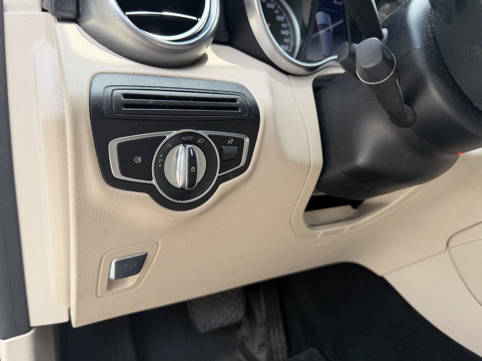 Used 2019 Mercedes-Benz GLC 300 image 7