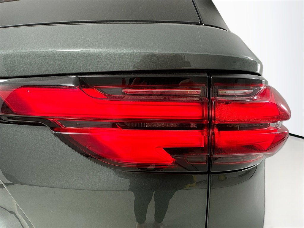 Used 2023 Chevrolet Traverse LT image 10