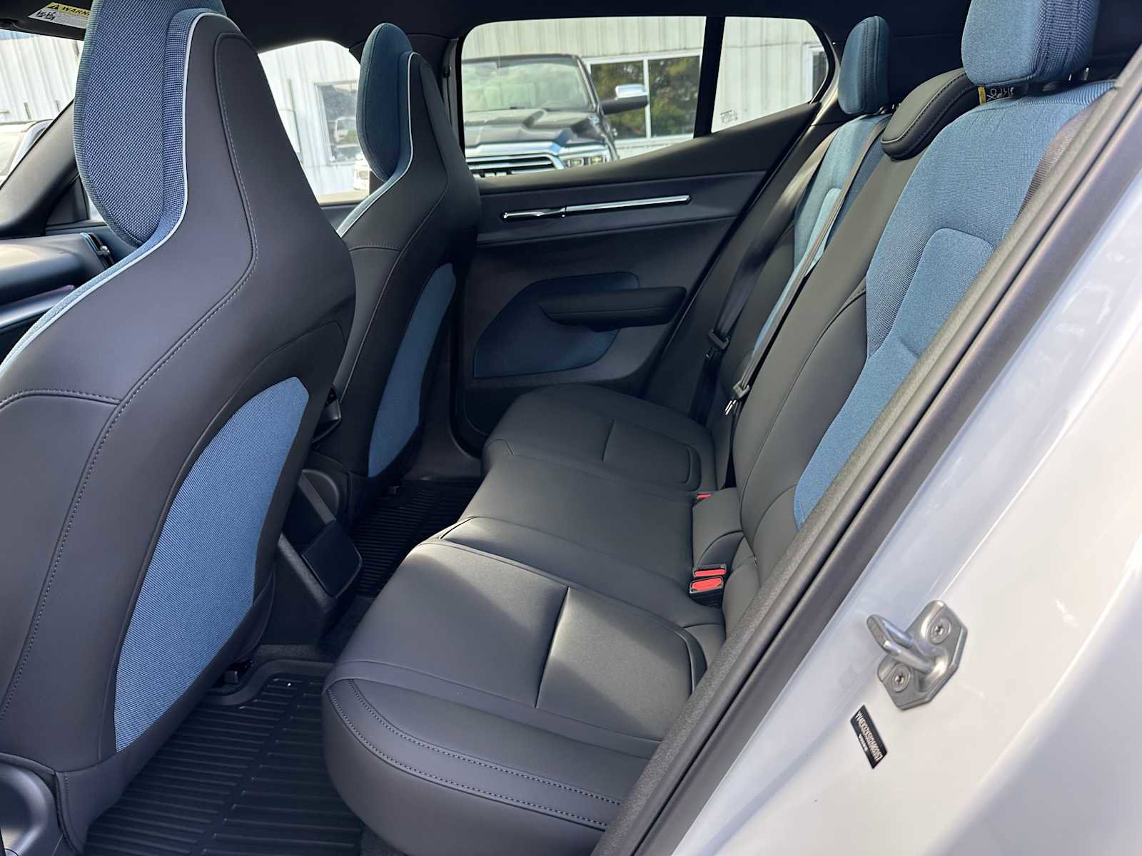 New 2025 Volvo EX30 Plus w/ Protection Package Premier image 23